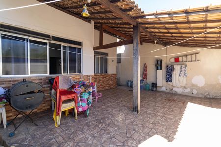 Casa à venda com 107m², 3 quartos e 2 vagasGaragem