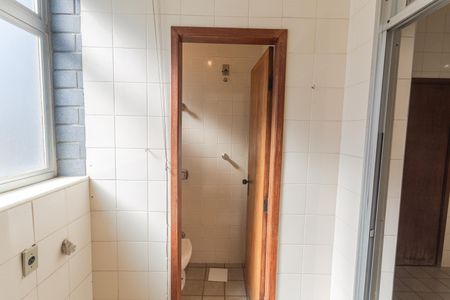 Apartamento para alugar com 70m², 2 quartos e 1 vaga Apartamento para alugar com 70m², 2 quartos e 1 vagaBanheiro de Serviço