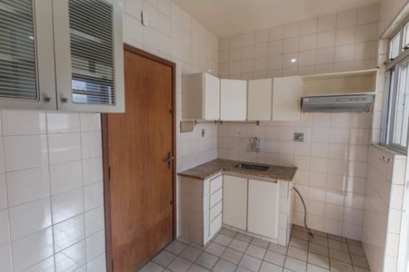 Cozinha de apartamento para alugar com 2 quartos, 70m² em Santa Tereza, Belo Horizonte