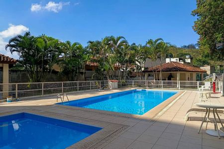 Apartamento à venda com 55m², 3 quartos e sem vaga Apartamento à venda com 55m², 3 quartos e sem vagaPiscina
