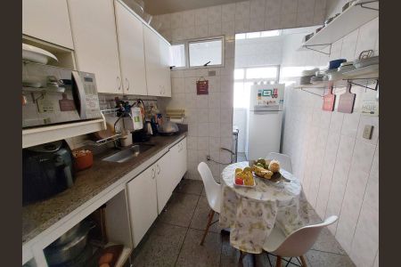 Cozinha de apartamento à venda com 3 quartos, 100m² em Carmo, Belo Horizonte