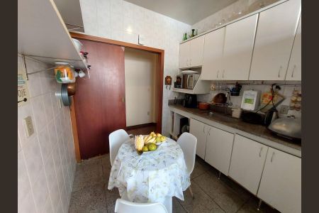 Apartamento à venda com 100m², 3 quartos e 2 vagas Apartamento à venda com 100m², 3 quartos e 2 vagasCozinha