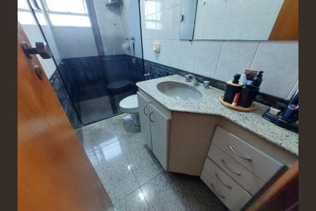 banheiro 2 de apartamento à venda com 3 quartos, 100m² em Carmo, Belo Horizonte