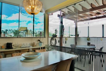 Apartamento para alugar com 144m², 3 quartos e 2 vagas Apartamento para alugar com 144m², 3 quartos e 2 vagasCopa