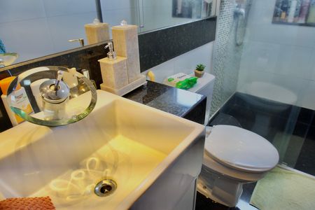 Suíte - Banheiro Detalhes de apartamento para alugar com 3 quartos, 144m² em Calafate, Belo Horizonte