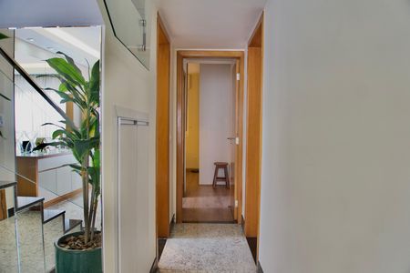 Apartamento para alugar com 144m², 3 quartos e 2 vagas Apartamento para alugar com 144m², 3 quartos e 2 vagasCorredor