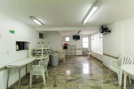 Apartamento à venda com 117m², 3 quartos e 2 vagas Apartamento à venda com 117m², 3 quartos e 2 vagasÁrea comum - Salão de festas