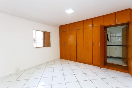 Casa para alugar com 160m², 2 quartos e 1 vagasuíte