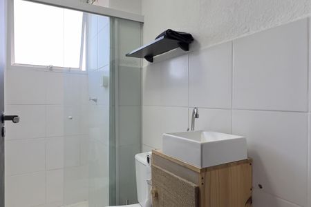 Banheiro de apartamento para alugar com 2 quartos, 42m² em Jardim Iv Centenario, Guarulhos