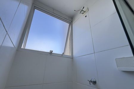 Banheiro de apartamento para alugar com 2 quartos, 42m² em Jardim Iv Centenario, Guarulhos