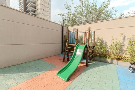 Apartamento para alugar com 55m², 2 quartos e 1 vaga Apartamento para alugar com 55m², 2 quartos e 1 vagaÁrea comum - Playground