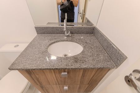 Apartamento para alugar com 55m², 2 quartos e 1 vaga Apartamento para alugar com 55m², 2 quartos e 1 vagaBanheiro