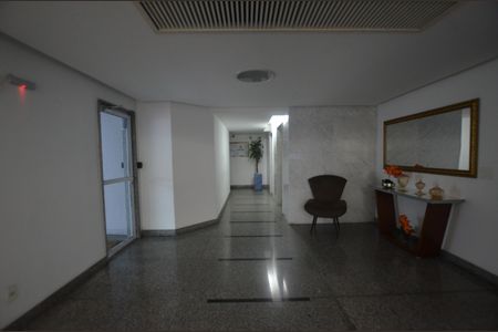 Hall de Entrada de apartamento à venda com 2 quartos, 120m² em Vila Valqueire, Rio de Janeiro