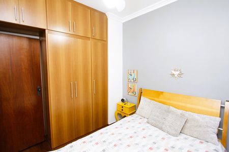 Quarto 2 de apartamento para alugar com 3 quartos, 100m² em Buritis, Belo Horizonte