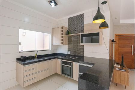 Casa à venda com 180m², 3 quartos e 2 vagasCozinha