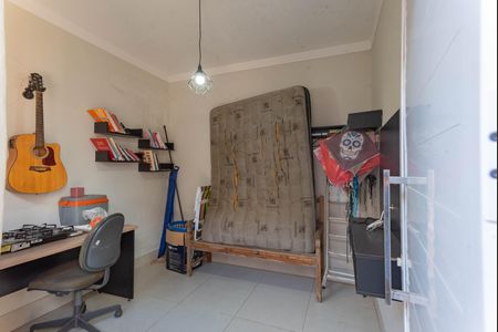 Casa à venda com 180m², 3 quartos e 2 vagasQuarto de Serviço