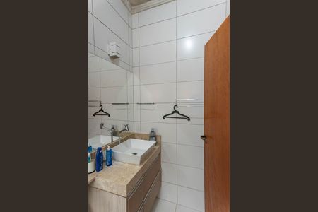 Banheiro da Suíte de casa à venda com 3 quartos, 180m² em Parque Aeroporto, Campinas