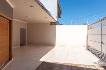 Casa à venda com 180m², 3 quartos e 2 vagasGaragem