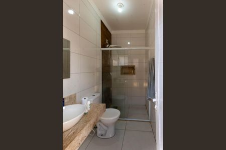 Casa à venda com 180m², 3 quartos e 2 vagasBanheiro de serviço