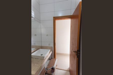 Casa à venda com 180m², 3 quartos e 2 vagasBanheiro