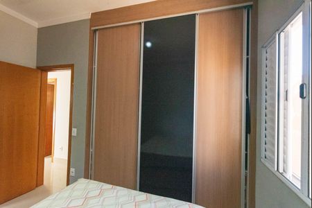 Casa à venda com 180m², 3 quartos e 2 vagasSuíte
