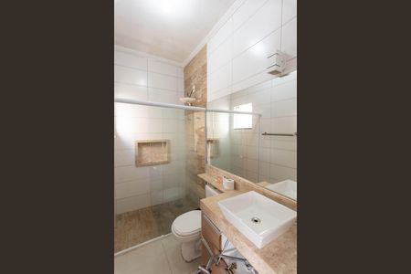 Casa à venda com 180m², 3 quartos e 2 vagasBanheiro