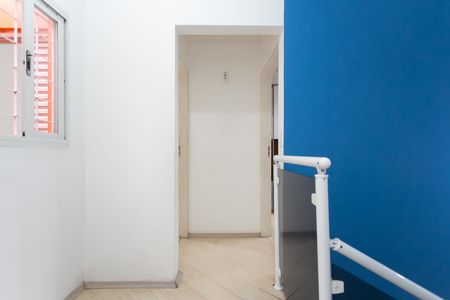 Casa à venda com 100m², 3 quartos e 2 vagas Casa à venda com 100m², 3 quartos e 2 vagasHall do Quarto