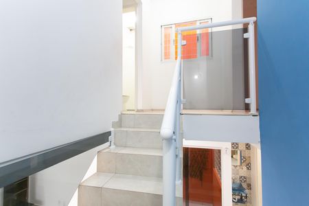 Escada  de casa à venda com 3 quartos, 100m² em Cidade Nitro Química, São Paulo