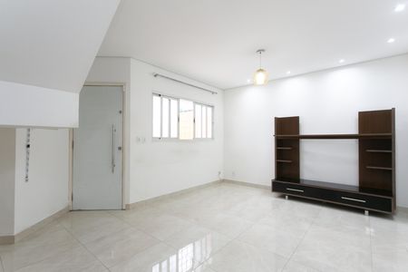 Casa à venda com 100m², 3 quartos e 2 vagas Casa à venda com 100m², 3 quartos e 2 vagasSala