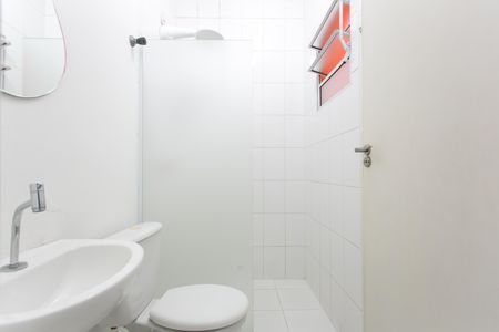 Casa à venda com 100m², 3 quartos e 2 vagas Casa à venda com 100m², 3 quartos e 2 vagasBanheiro Social