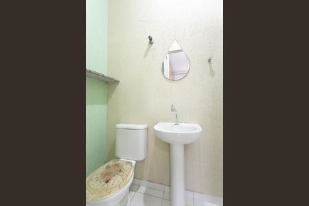 Casa à venda com 100m², 3 quartos e 2 vagas Casa à venda com 100m², 3 quartos e 2 vagasBanheiro da Suíte