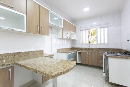 Casa à venda com 100m², 3 quartos e 2 vagas Casa à venda com 100m², 3 quartos e 2 vagasCozinha