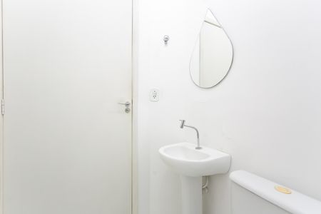 Casa à venda com 100m², 3 quartos e 2 vagas Casa à venda com 100m², 3 quartos e 2 vagasBanheiro Social