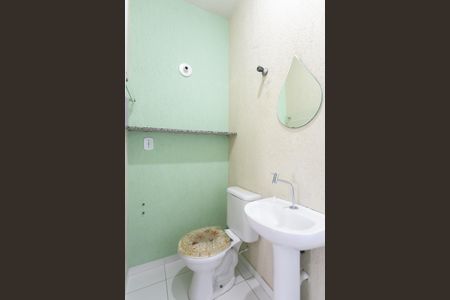 Casa à venda com 100m², 3 quartos e 2 vagas Casa à venda com 100m², 3 quartos e 2 vagasBanheiro da Suíte
