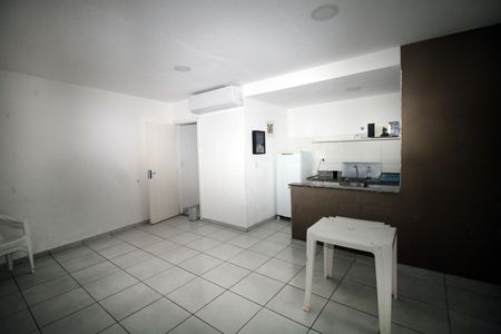 Apartamento para alugar com 43m², 2 quartos e sem vagaÁrea comum - Salão de festas