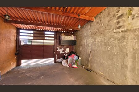 Garagem de casa para alugar com 2 quartos, 125m² em Jardim do Vale, Itaquaquecetuba
