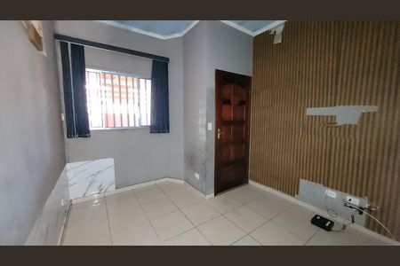Sala de casa para alugar com 2 quartos, 125m² em Jardim do Vale, Itaquaquecetuba