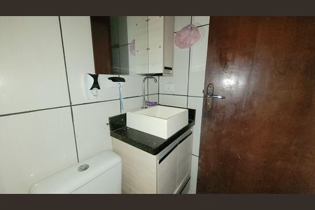 Banheiro de casa para alugar com 2 quartos, 125m² em Jardim do Vale, Itaquaquecetuba
