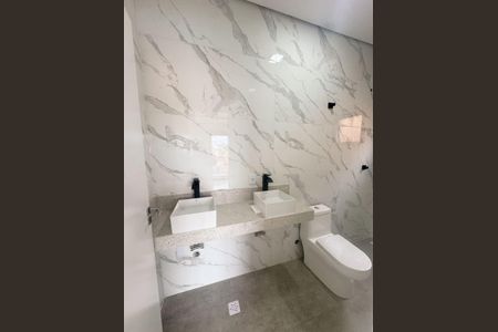 Banheiro de casa de condomínio à venda com 3 quartos, 142m² em Alphaville, Santana de Parnaíba