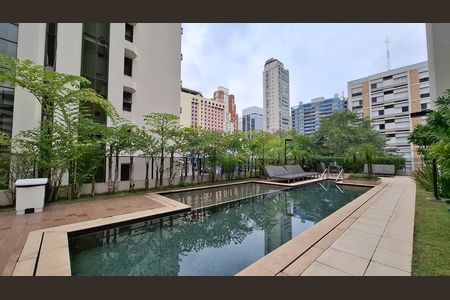 Studio à venda com 28m², 1 quarto e 1 vaga Studio à venda com 28m², 1 quarto e 1 vagaÁrea Comum - Piscina
