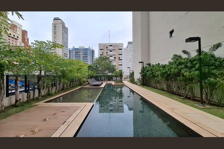 Studio à venda com 28m², 1 quarto e 1 vaga Studio à venda com 28m², 1 quarto e 1 vagaÁrea Comum - Piscina