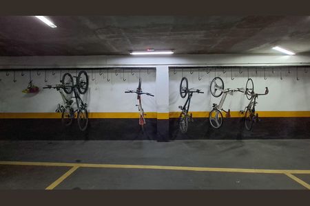 Studio à venda com 28m², 1 quarto e 1 vaga Studio à venda com 28m², 1 quarto e 1 vagaÁrea Comum - Bicicletário