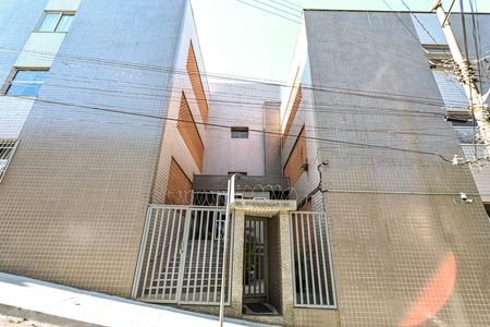 Apartamento para alugar com 72m², 2 quartos e 1 vagaFachada 