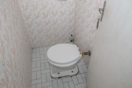 Apartamento à venda com 72m², 2 quartos e sem vaga Apartamento à venda com 72m², 2 quartos e sem vagaBanheiro de serviço