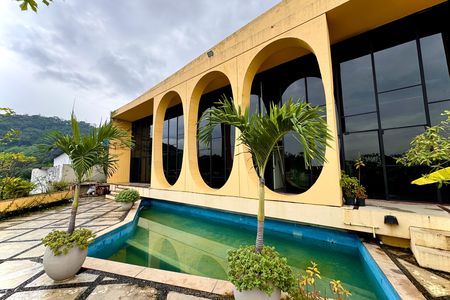 Casa para alugar com 4 quartos, 436m² em Laranjeiras, Rio de Janeiro