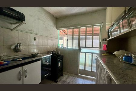 Cozinha de casa à venda com 2 quartos, 130m² em Caiçaras, Belo Horizonte