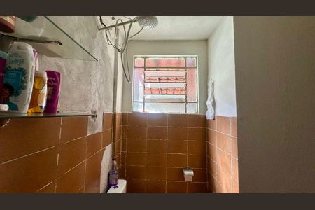Banheiro  de casa à venda com 2 quartos, 130m² em Caiçaras, Belo Horizonte