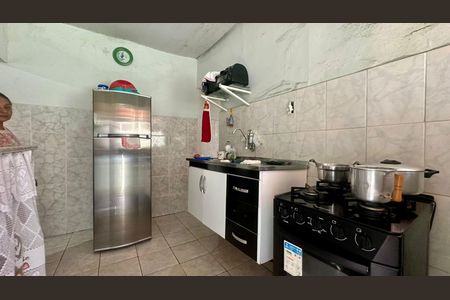 Cozinha de casa à venda com 2 quartos, 130m² em Caiçaras, Belo Horizonte