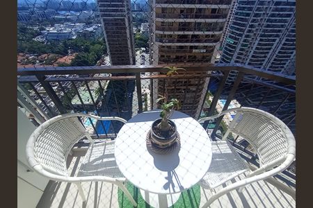 Studio à venda com 30m², 1 quarto e 1 vaga Studio à venda com 30m², 1 quarto e 1 vagaVaranda