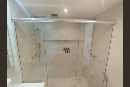 Studio à venda com 30m², 1 quarto e 1 vaga Studio à venda com 30m², 1 quarto e 1 vagaBanheiro Suite